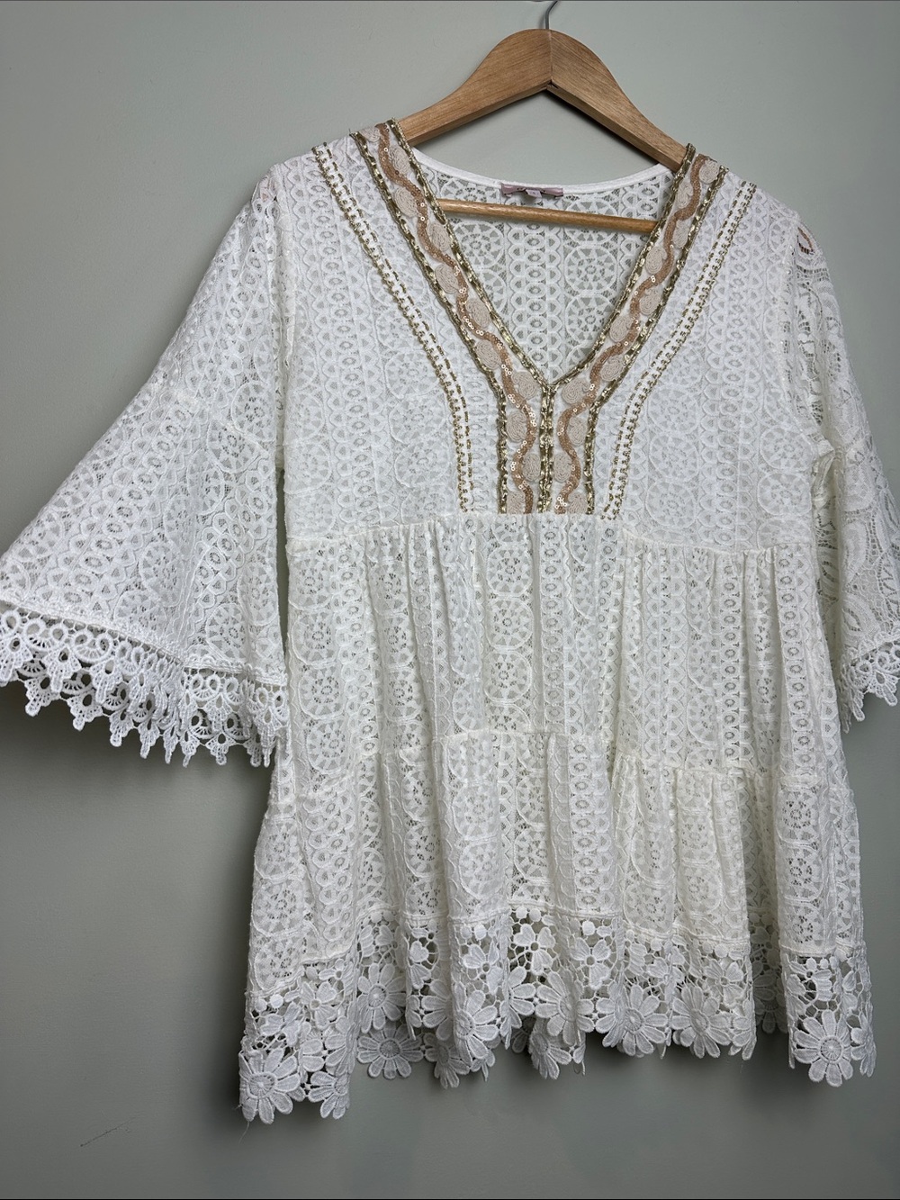 Italy made Embroidered White Lace Peasant Top floral boho hippie daisy feminine